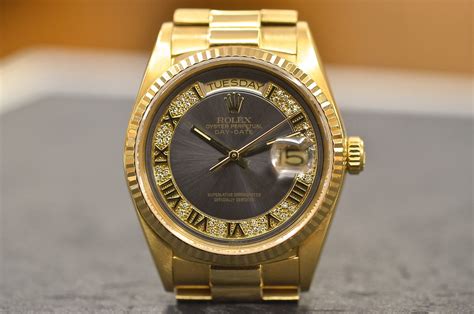 rolex day date quadrante serigrafato oro e brillanti|Orologi Day.